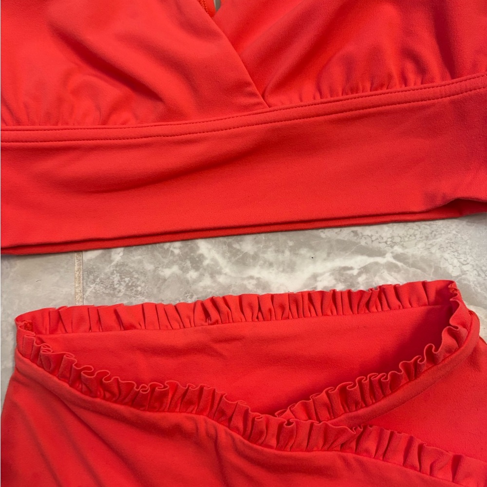 aerie Red Ruffled Strappy Sports Bra and High-Waist Leggings Set - Picture 7 of 9